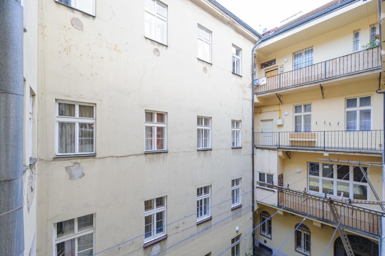 Pinkova Apartments Прага Экстерьер фото